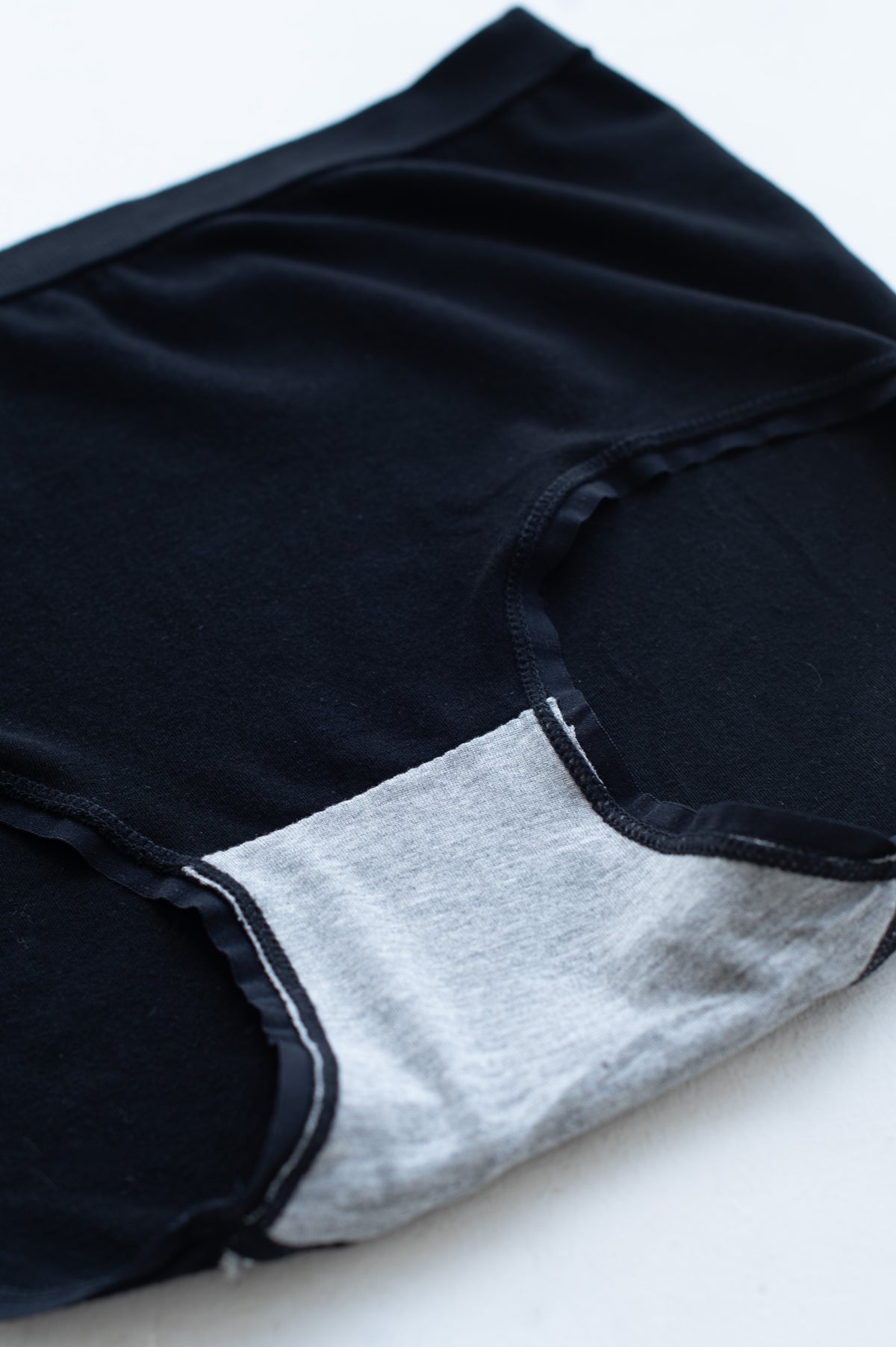 Essential Set Seamless Mid-Rise Briefs