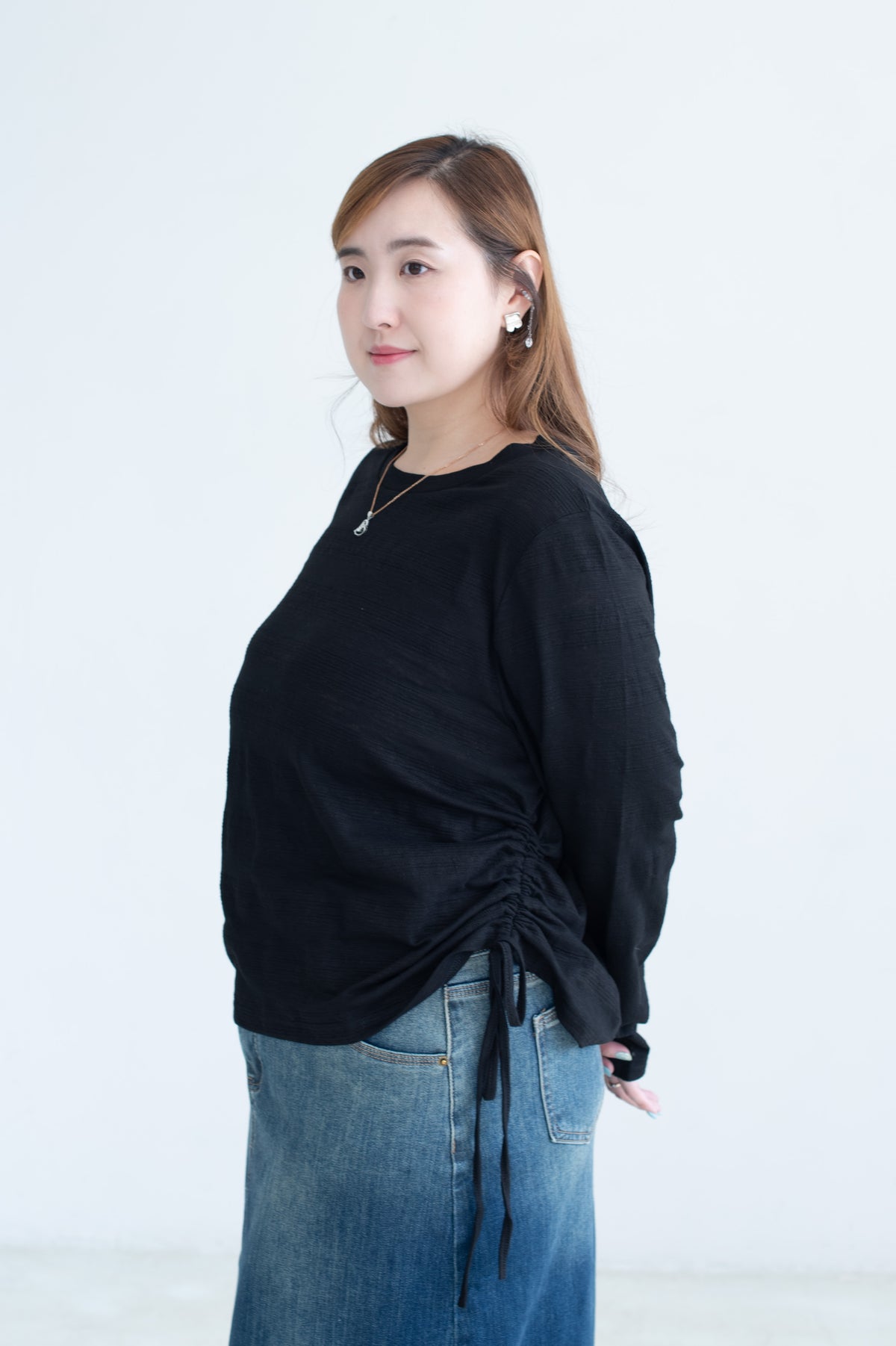 圓領側束繩上衣