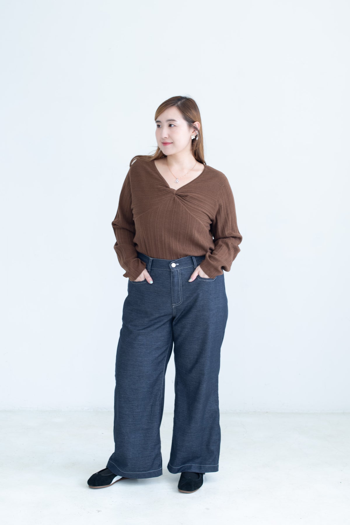V-Neck Ribbed Twist Knit Top