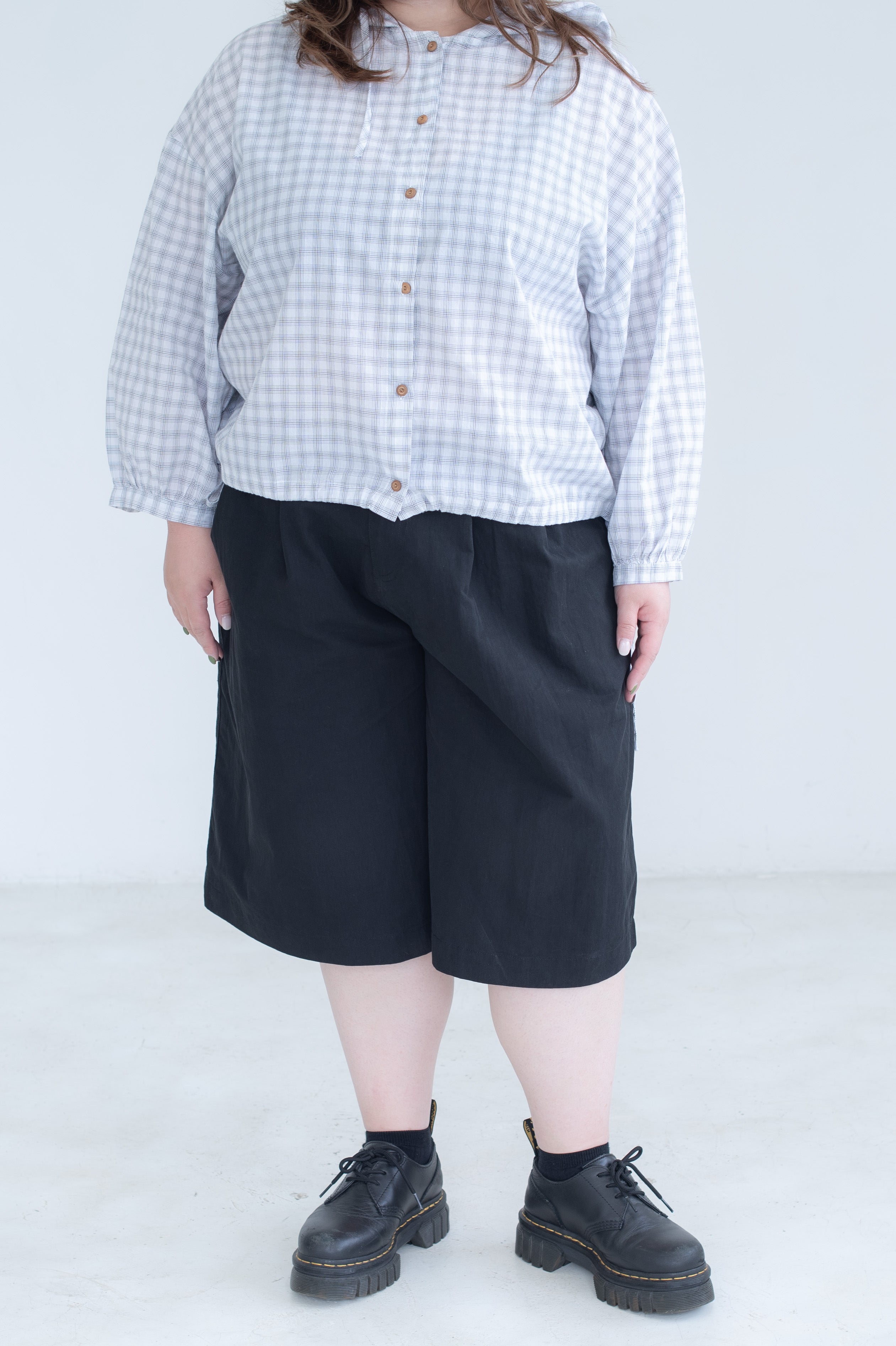 Mid-Length Wide Leg Trousers