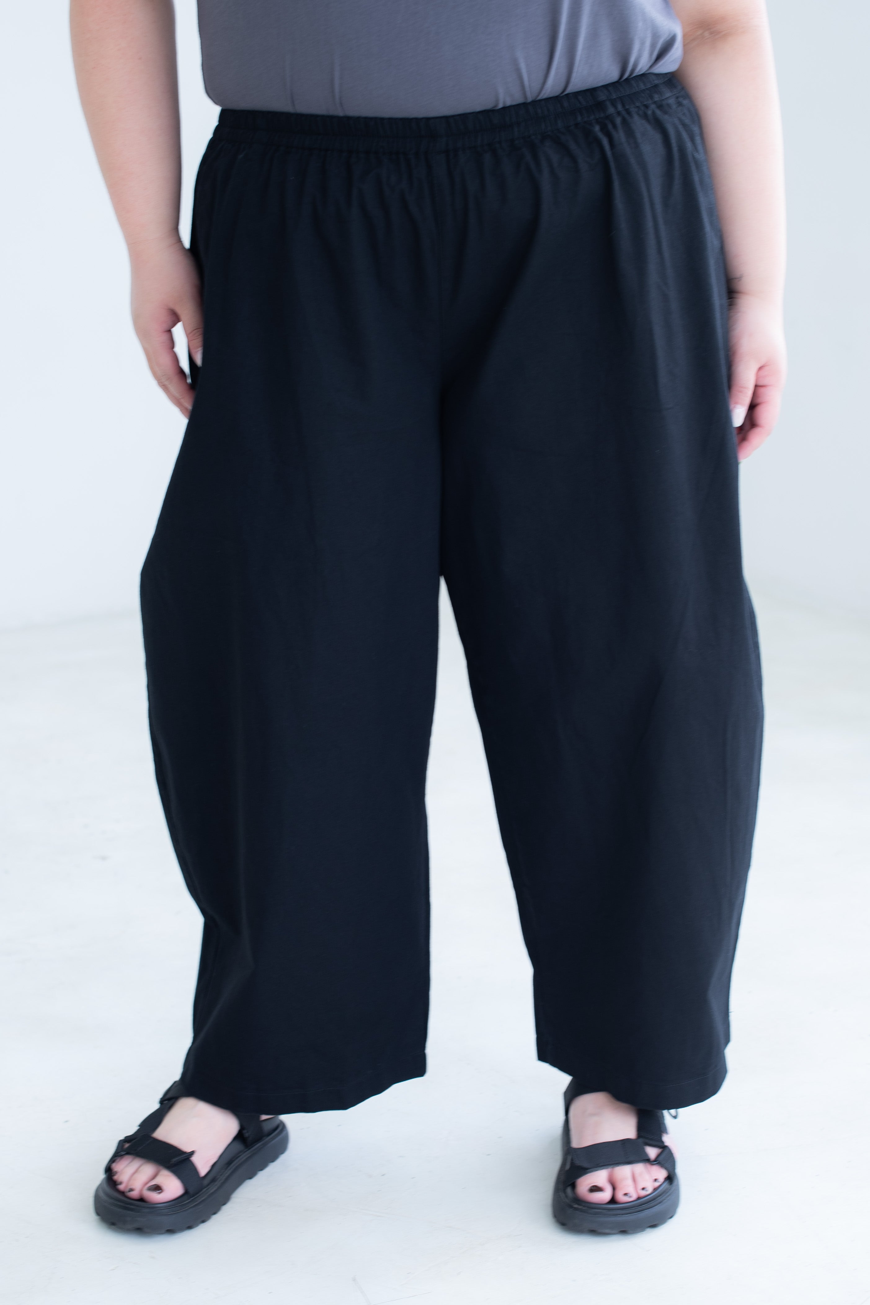 Cocoon Trousers In Black