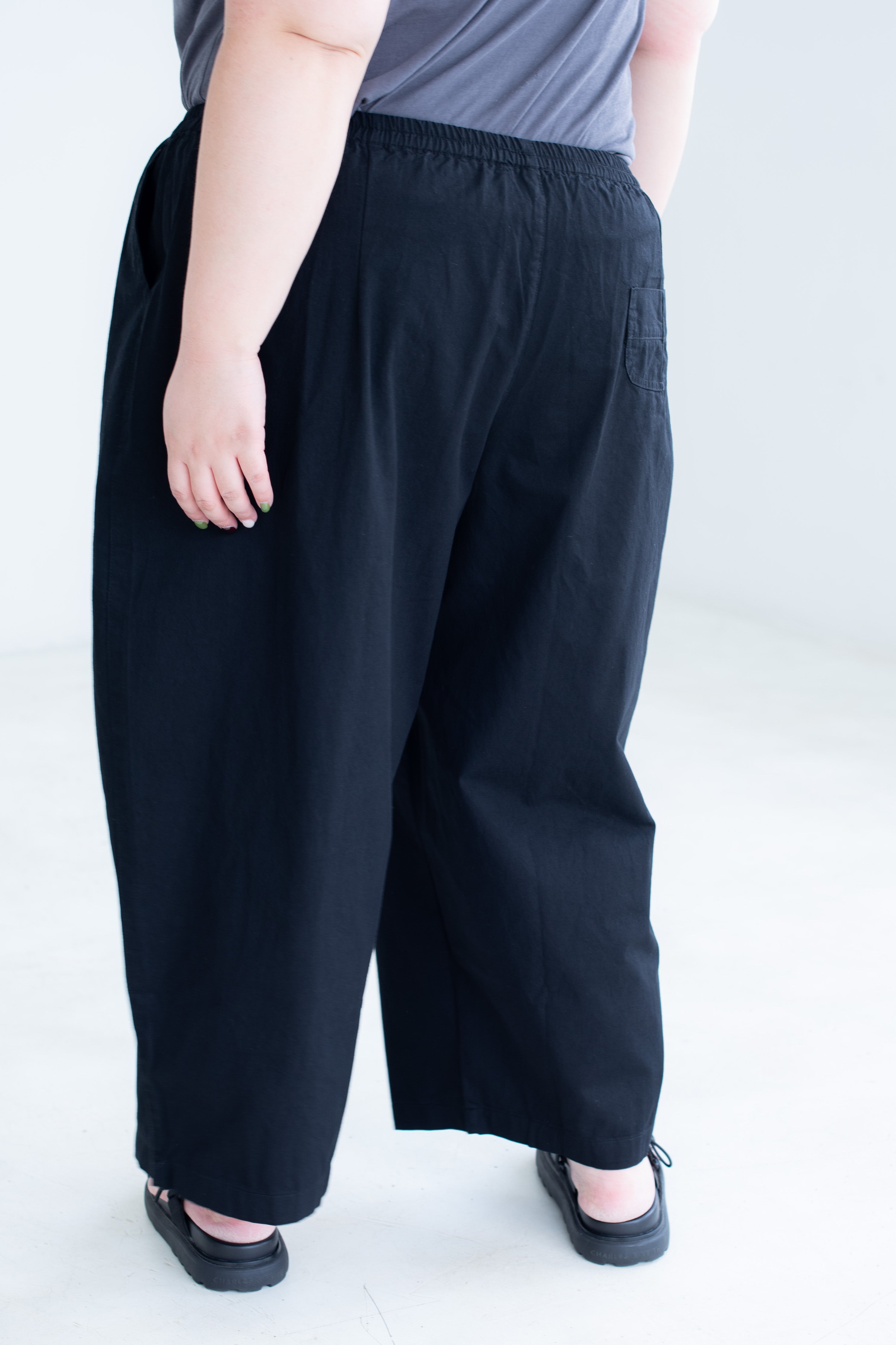 Cocoon Trousers In Black