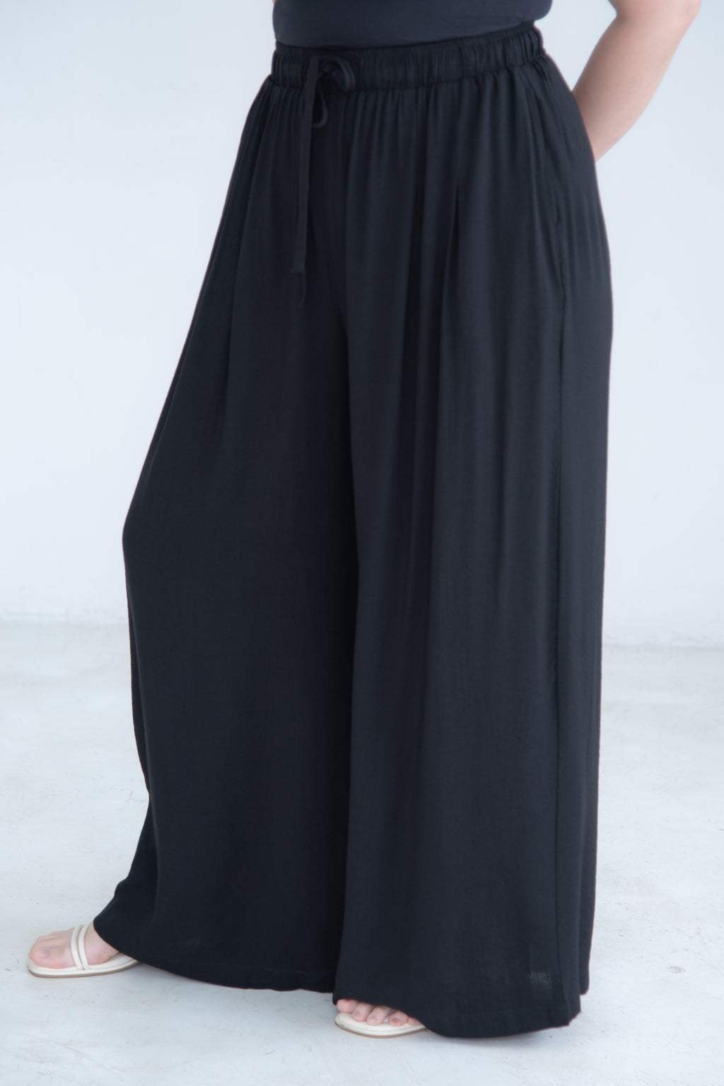 Linen-Look Wide Leg Trousers